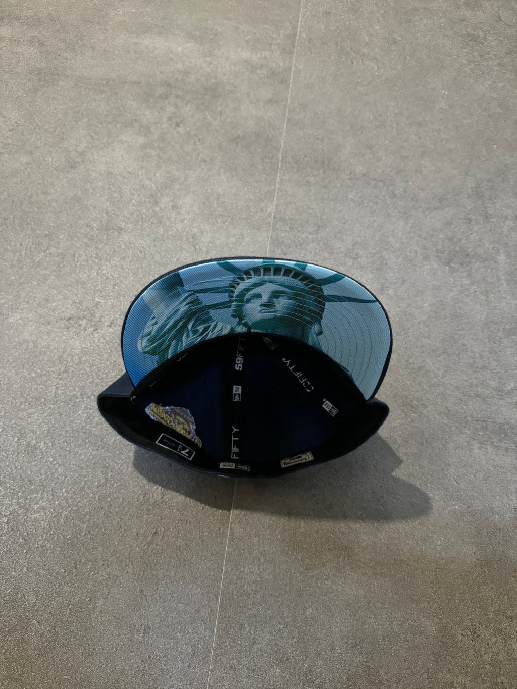N.Y. Pearls *Dark Bue Hat 7 1/4 Hat