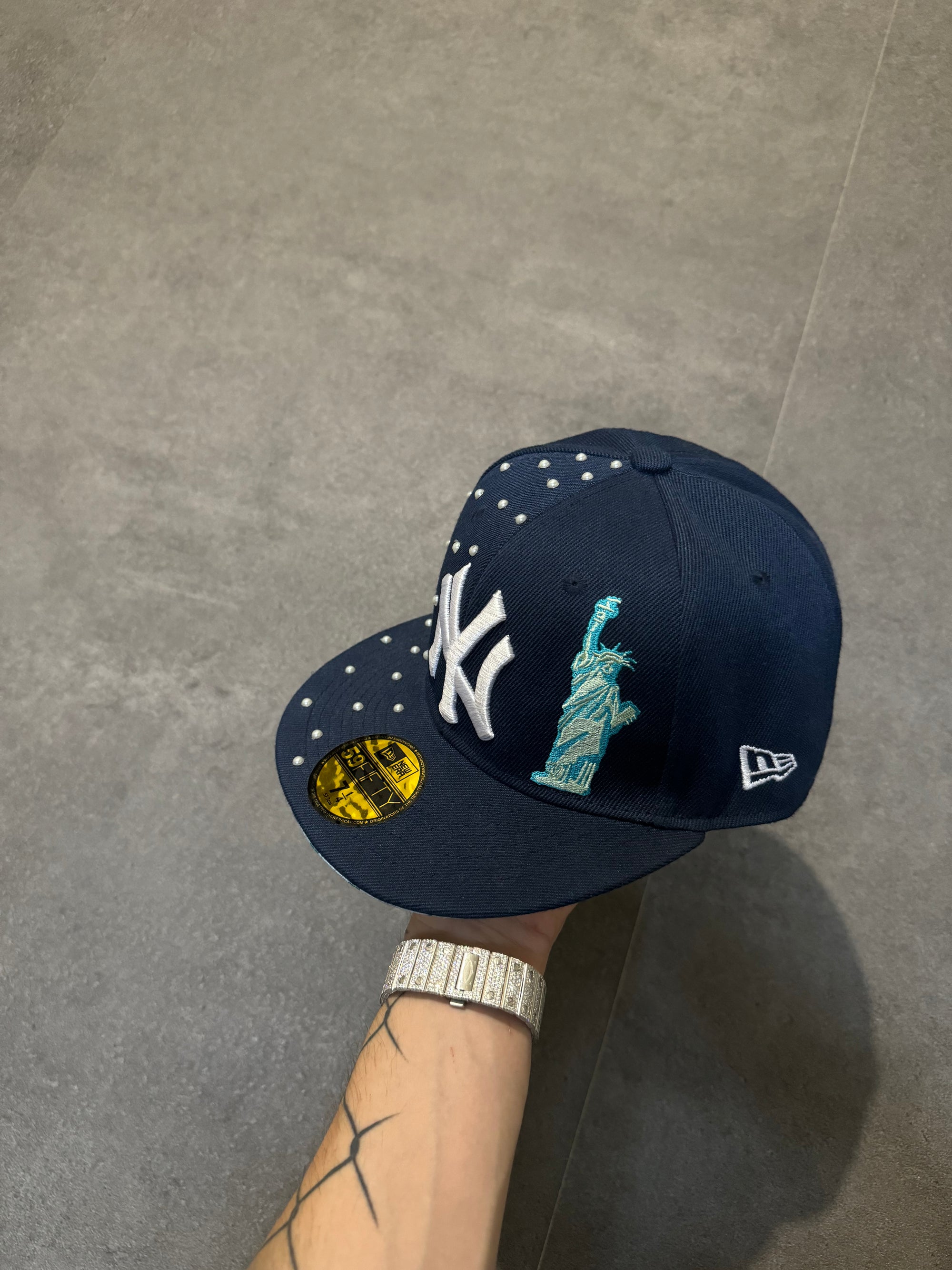 N.Y. Pearls *Dark Bue Hat 7 1/4 Hat
